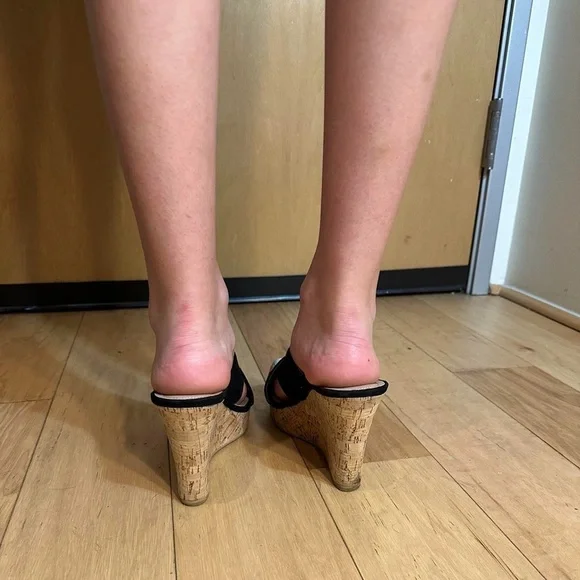 Charles David Black Wedge Sandals - Picture 3 of 4